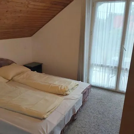 Apartment Hullam 2 *